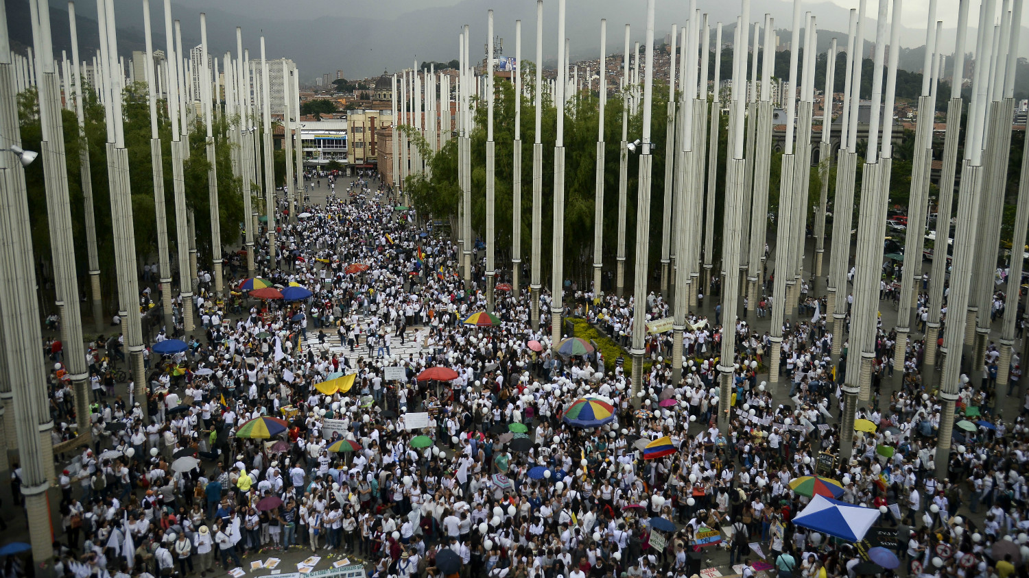 Resultado de imagen para movilizaciones paz plebiscito medellín
