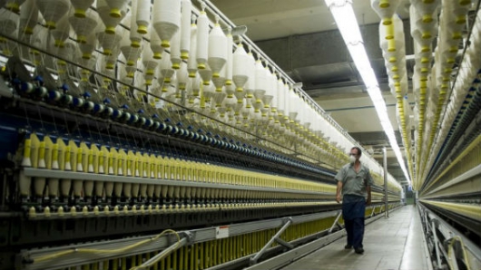 Por coyuntura económica, Fabricato frena producción industrial 15 días