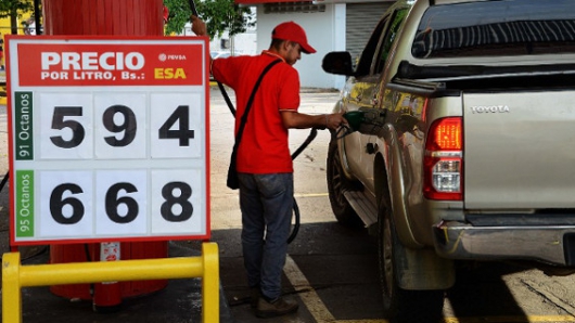 Venezuela venderá gasolina en moneda extranjera en zonas fronterizas