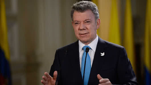 Santos firmó decreto que prorroga prohibición de armas Santos firmó decreto que prorroga prohibición de armas
