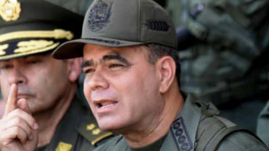 Venezolanos participan en manifestaciones a favor y contra la Constituyente