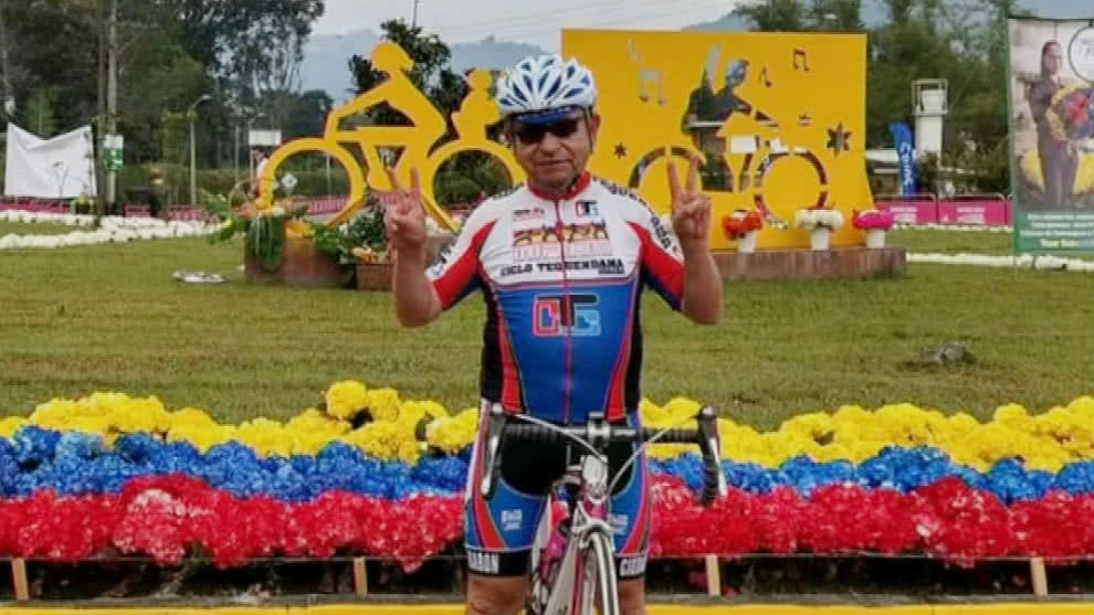Ciclista muerto