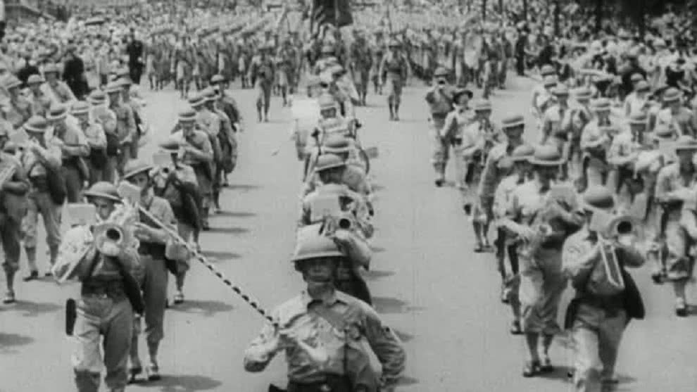 Casi 80 años después, dos hermanos reciben sus diplomas de bachiller por culpa de la Segunda Guerra Mundial