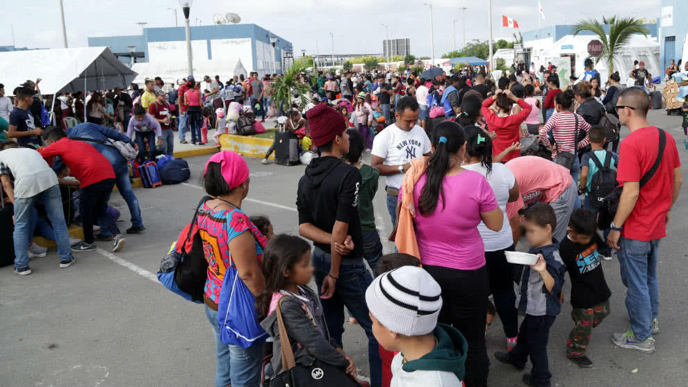 Venezolanos entrando a Perú