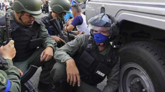 Táchira - Dictadura de Nicolas Maduro - Página 39 Cintaazul990militares