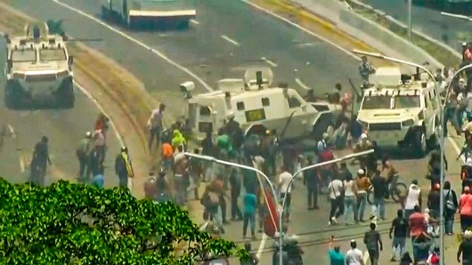 video - Gobierno (interino) de Juan Guaidó - Página 17 Tanqueta_3