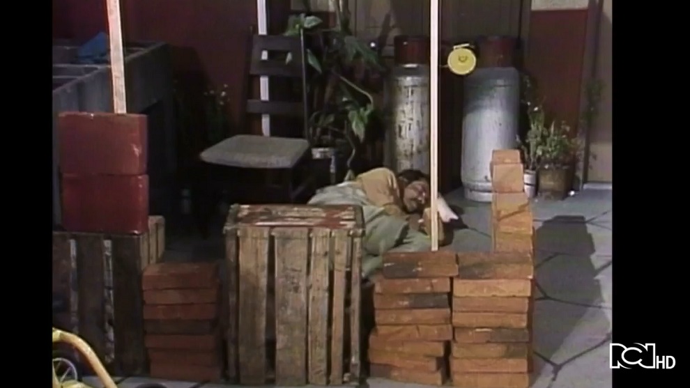 cap_2_-_el_senor_barriga_corre_a_don_ramon_de_la_vecindad.jpg